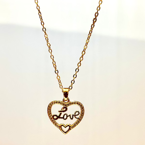 14K Gold-Plated Heart and Crystal Necklace – A Charming Statement of Elegance